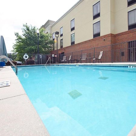 Hampton Inn Фейетвилл Экстерьер фото