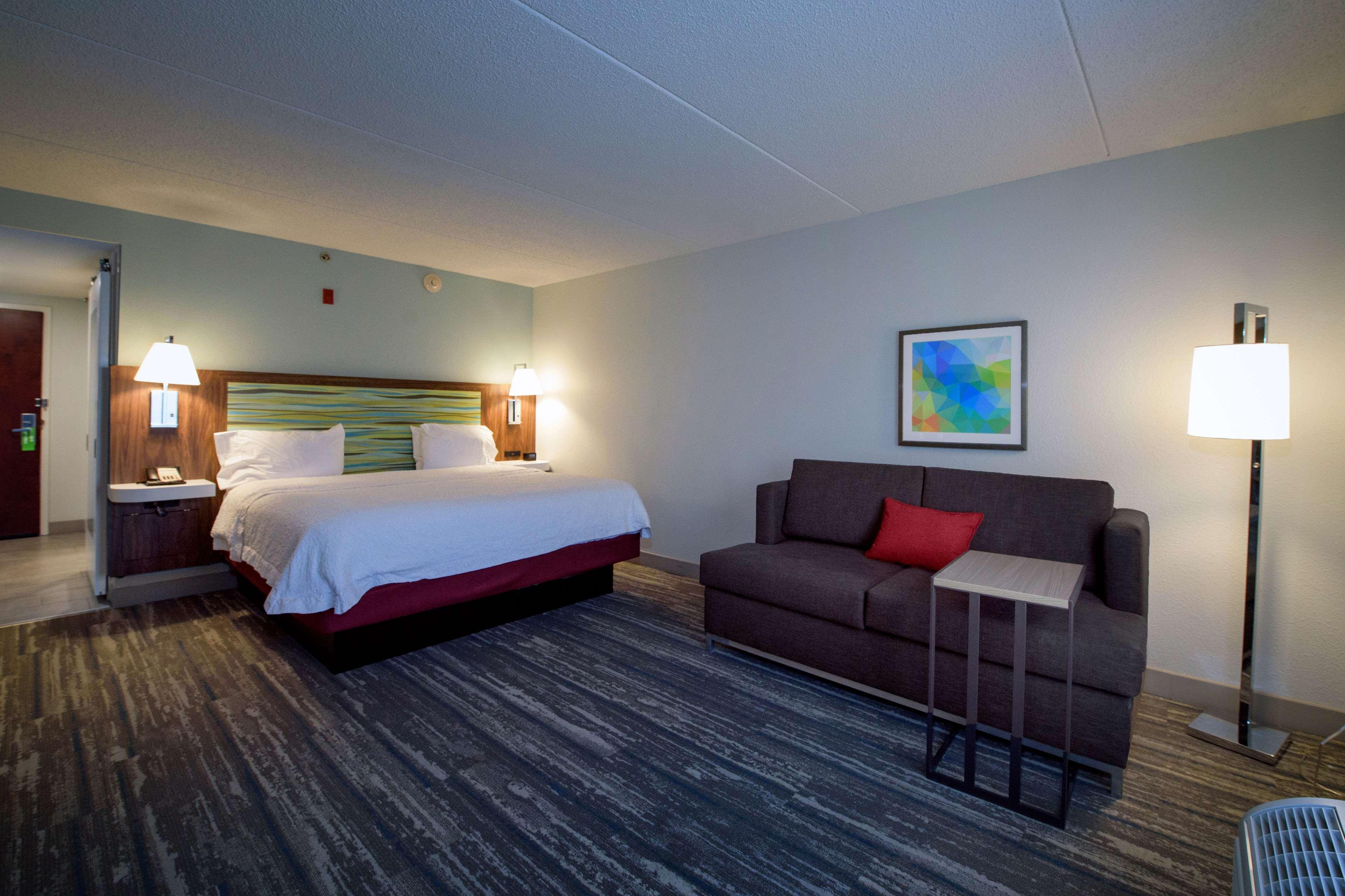 Hampton Inn Фейетвилл Экстерьер фото